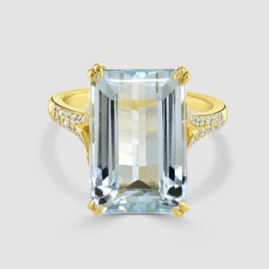 18ct yellow gold rectangular Aquamarine and diamond ring