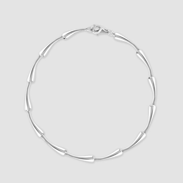 Silver tapered pod design bracelet