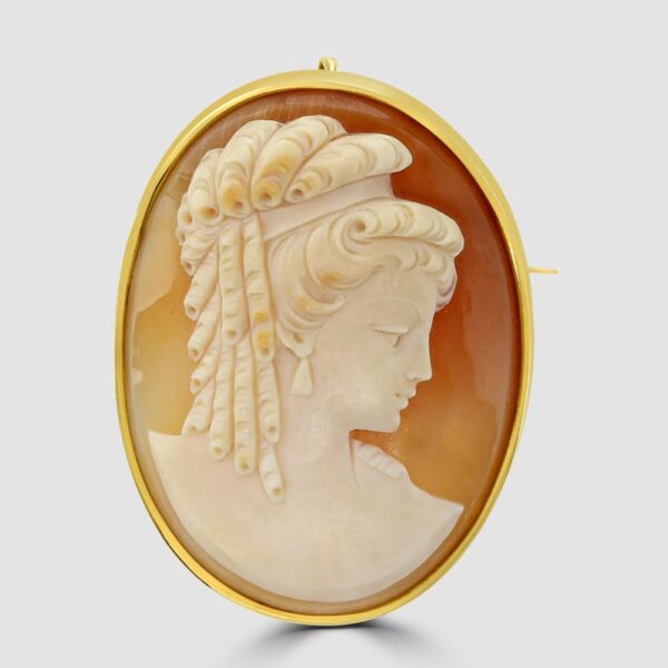 Oval cameo marked 'Scialanga' on the reverse