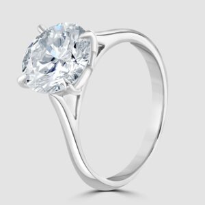 Platinum 3.21ct stunning solitaire diamond ring